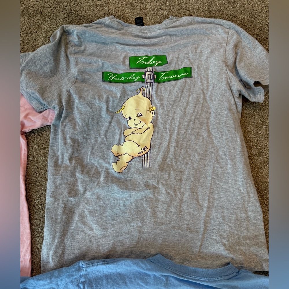 Women’s Graphic T-Shirt Bundle Set - Picture 12 of 12